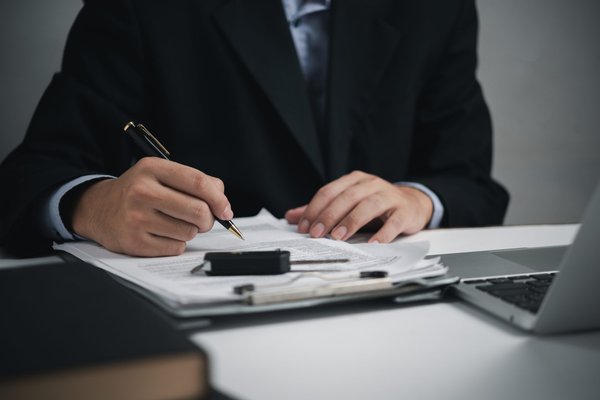 Assurance auto résiliée : quand votre compagnie peut lancer cette procédure ?